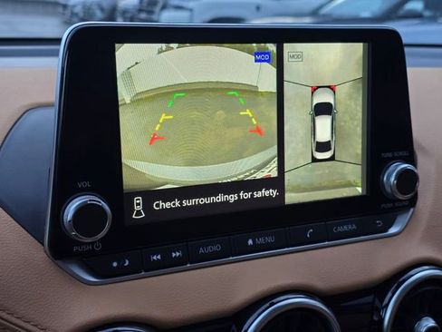 Used 2025 Nissan Sentra SV w/ SV Premium Package image 26