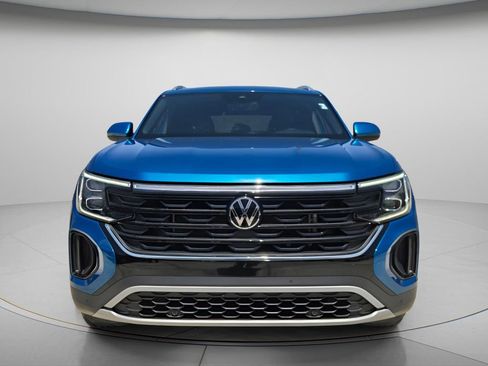 Certified 2024 Volkswagen Atlas Cross Sport SE FWD image 6