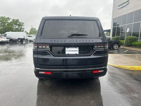 Used 2025 Jeep Grand Wagoneer Series III w/ Rear Seat Video Group 1 AWD/4WD image 4