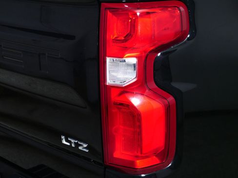 Certified 2019 Chevrolet Silverado 1500 LTZ w/ LTZ Plus Package image 17