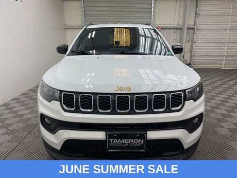 Used 2024 Jeep Compass Latitude AWD/4WD image 9