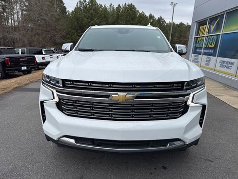 Used 2023 Chevrolet Suburban Premier image 2