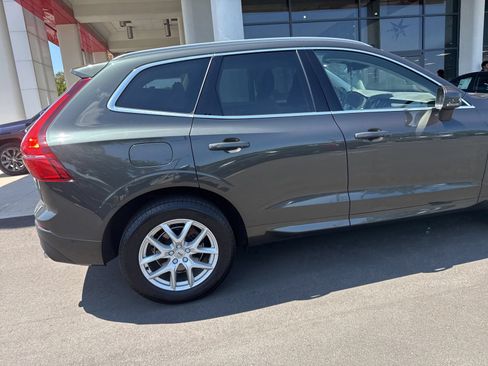 Used 2019 Volvo XC60 T5 Momentum w/ Premium Package FWD image 11