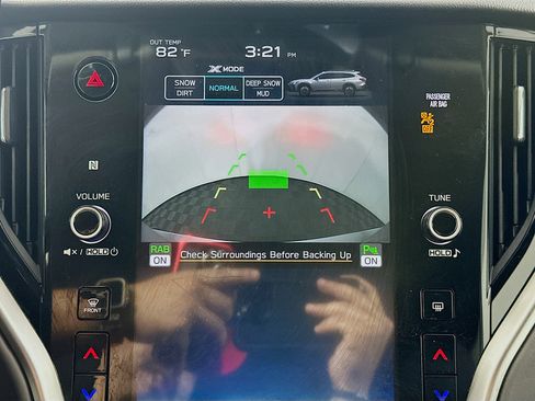Used 2025 Subaru Outback Onyx Edition AWD/4WD image 21