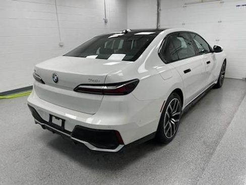 Certified 2025 BMW 740i xDrive image 4