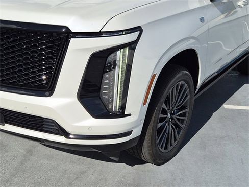 Certified 2025 Cadillac Escalade Sport Platinum image 10