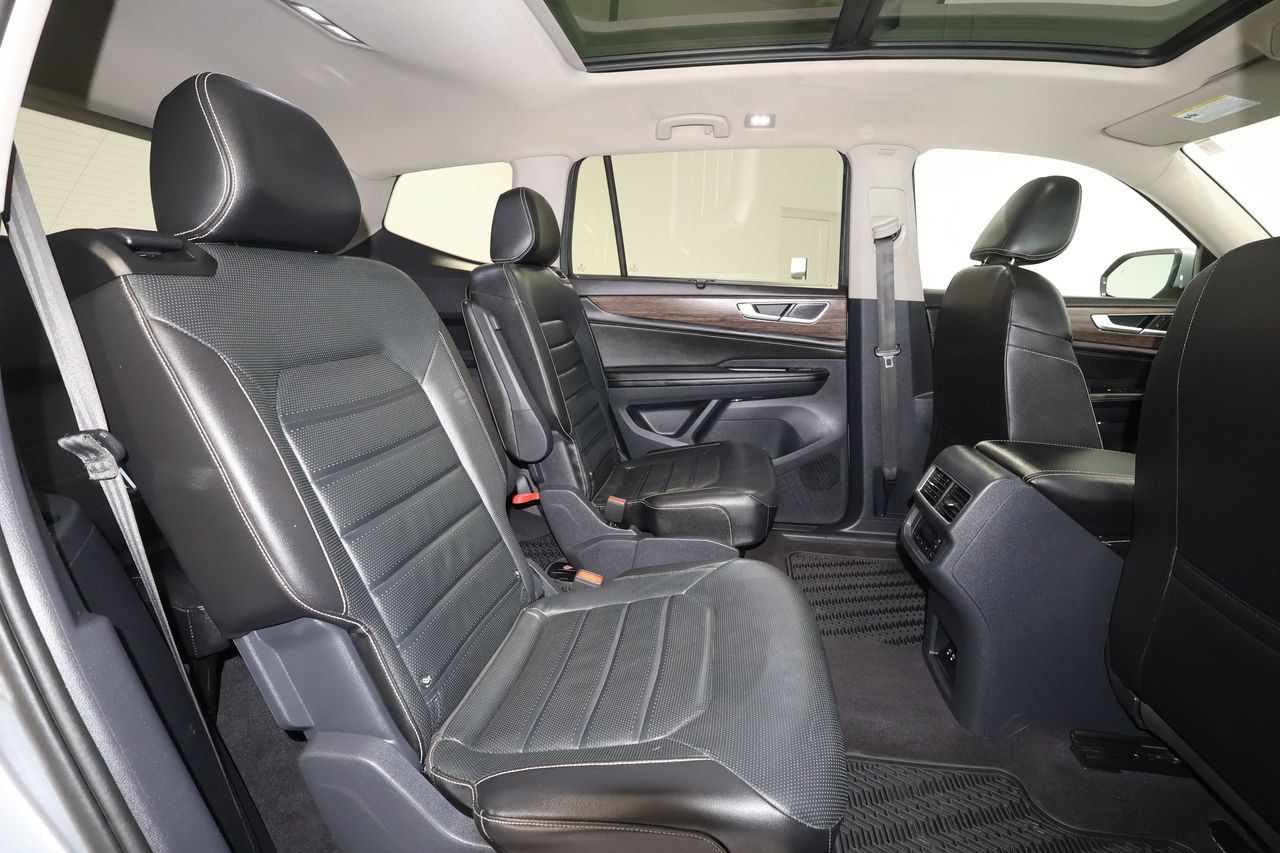 Used 2024 Volkswagen Atlas SEL AWD/4WD image 26