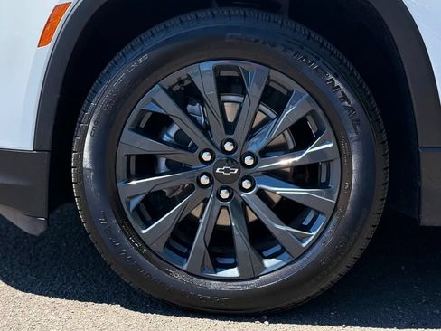Used 2023 Chevrolet Traverse RS w/ LPO, Floor Liner Package FWD image 9