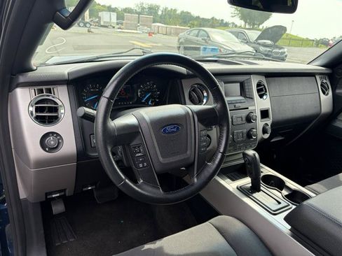 Used 2017 Ford Expedition XLT AWD/4WD image 16