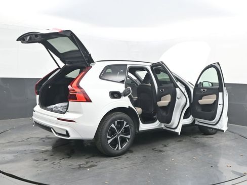 New 2026 Volvo XC60 B5 Core AWD/4WD image 39