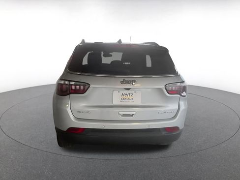 Used 2025 Jeep Compass Limited image 12