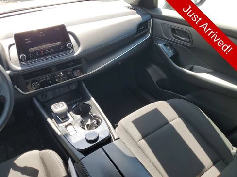 Used 2025 Nissan Rogue S AWD/4WD image 14