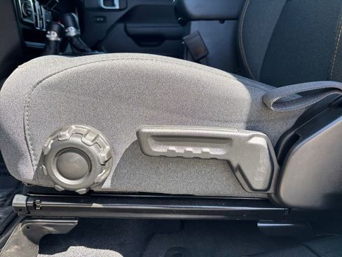 Used 2024 Jeep Wrangler Unlimited Sport AWD/4WD image 13