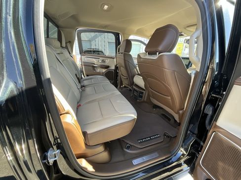 Used 2019 RAM 1500 Laramie image 29