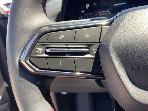 Used 2025 Chevrolet Equinox RS w/ Safety and Technology Package FWD image 34
