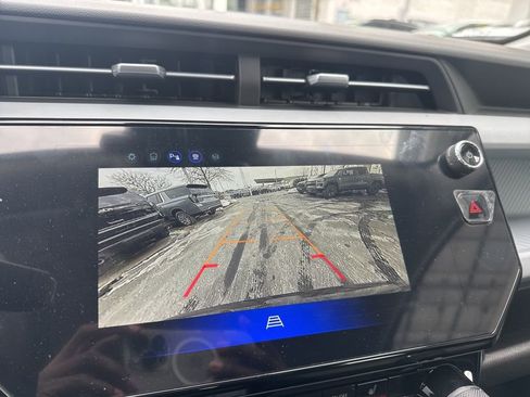 New 2027 Chevrolet Bolt LT w/ Comfort Package image 32