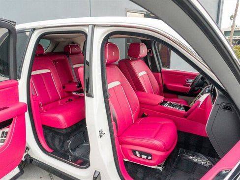 Used 2025 Rolls-Royce Cullinan image 55