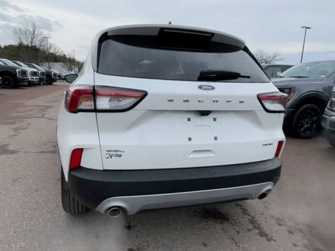 Used 2022 Ford Escape SEL image 3