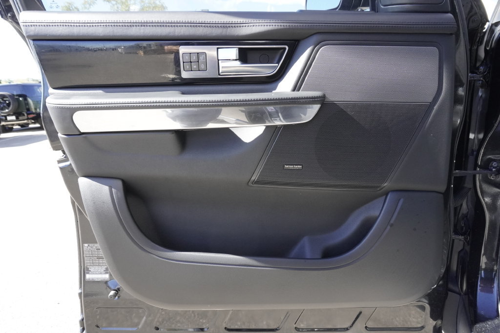 Used 2013 Land Rover Range Rover Sport Supercharged AWD/4WD image 17