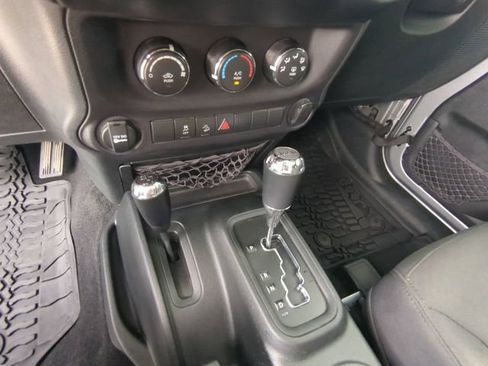 Used 2018 Jeep Wrangler Sport AWD/4WD image 20