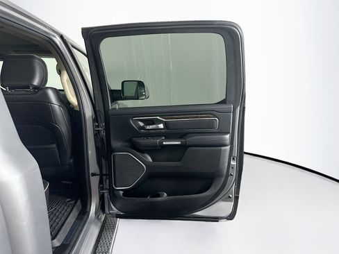 Used 2019 RAM 1500 Laramie RWD image 30