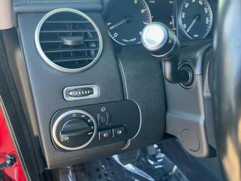 Used 2015 Land Rover LR4 HSE image 11