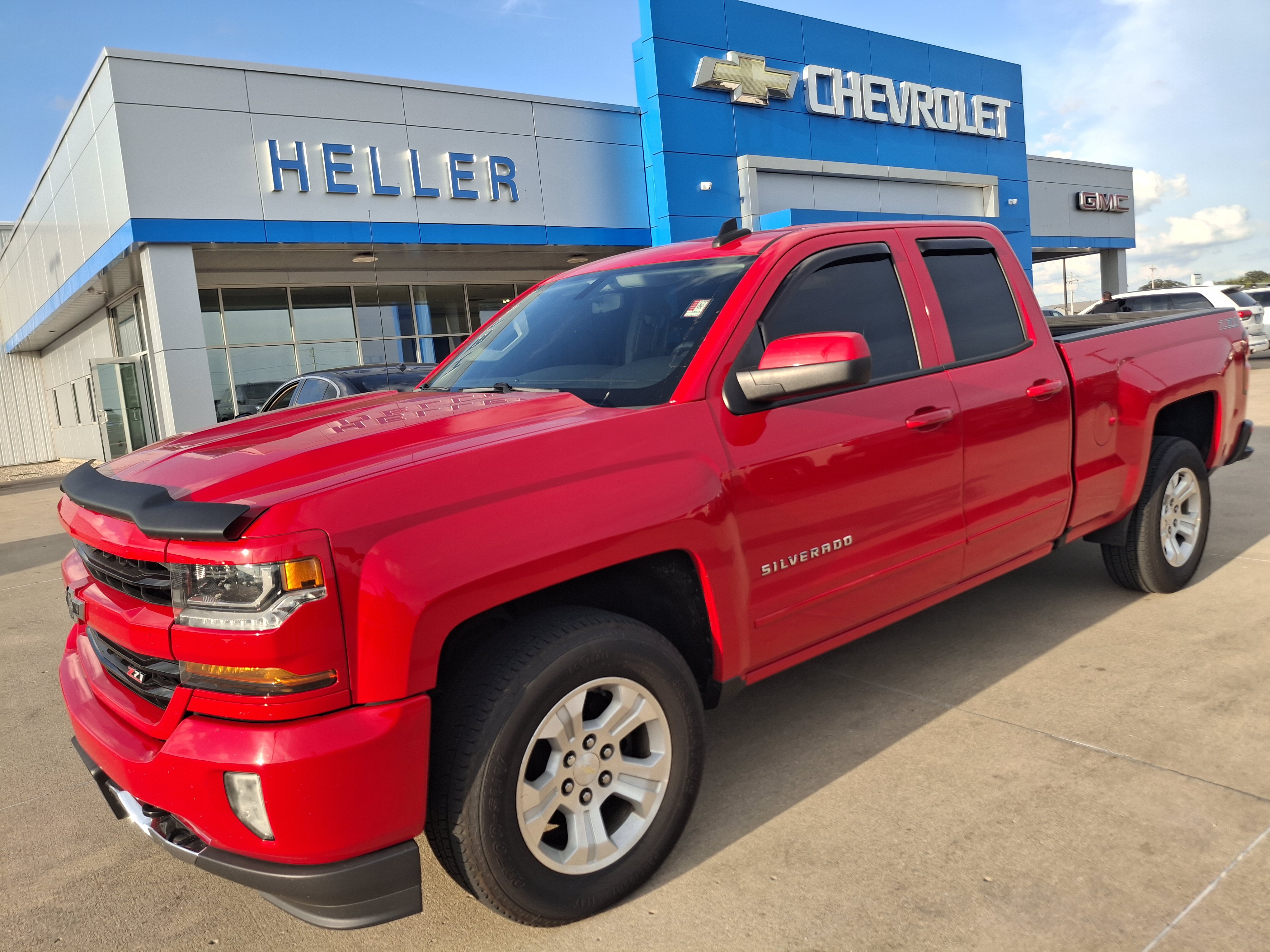 Used 2017 Chevrolet Silverado 1500 LT w/ All Star Edition AWD/4WD image 3