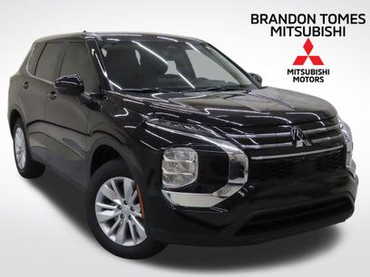 New 2025 Mitsubishi Outlander ES