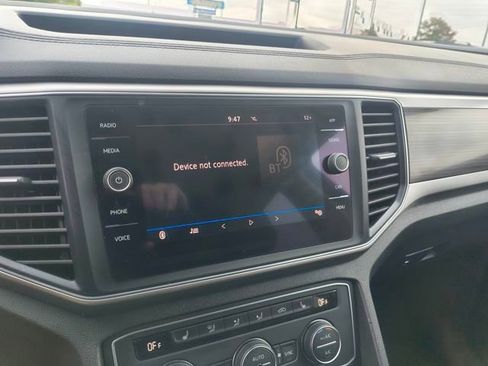 Used 2019 Volkswagen Atlas SE w/ Towing Package image 23