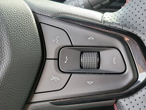 Used 2025 Chevrolet Trax RS w/ Driver Confidence Package image 10