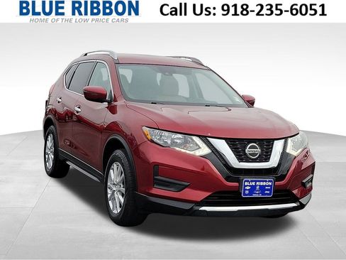 Used 2020 Nissan Rogue SV image 1