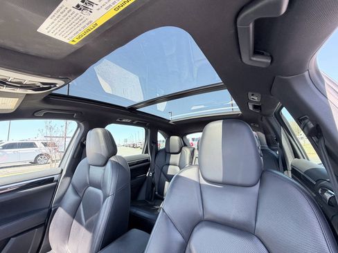 Used 2015 Porsche Cayenne S image 11