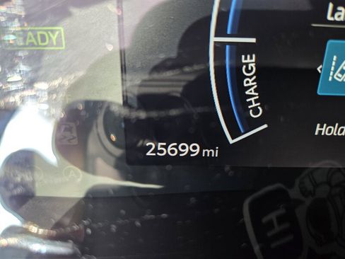 Used 2025 Toyota Camry LE image 16