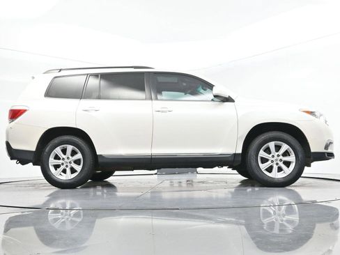 Used 2012 Toyota Highlander SE w/ Tow Pkg FWD image 50