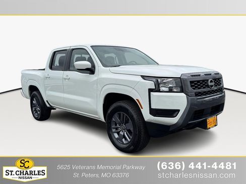 Used 2025 Nissan Frontier SV image 1