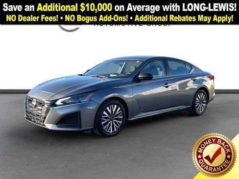 Used 2024 Nissan Altima 2.5 SV image 1