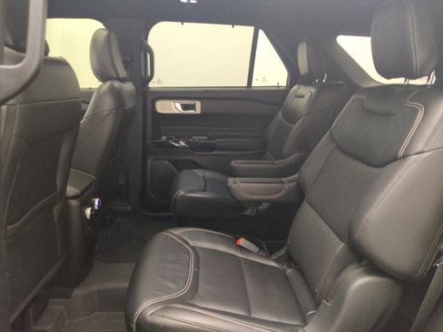 Used 2021 Ford Explorer ST w/ Equipment Group 401A AWD/4WD image 18