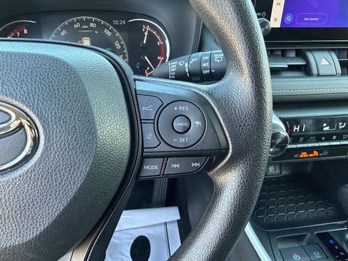 Used 2025 Toyota RAV4 XLE image 27