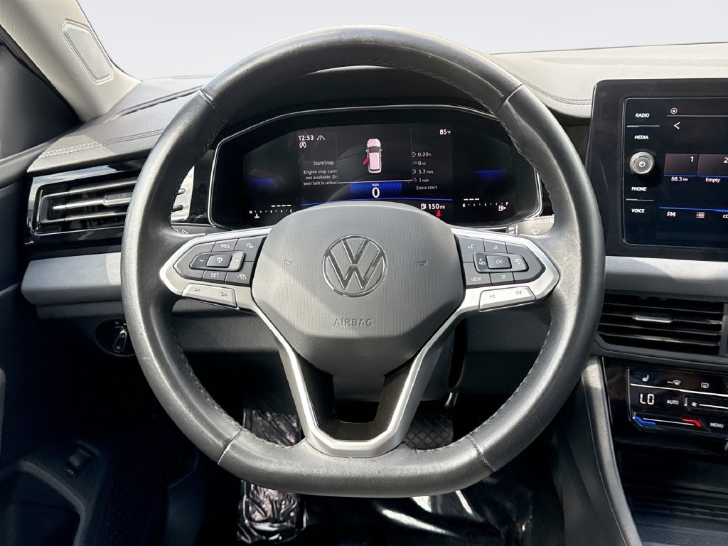Used 2025 Volkswagen Jetta SE FWD image 11