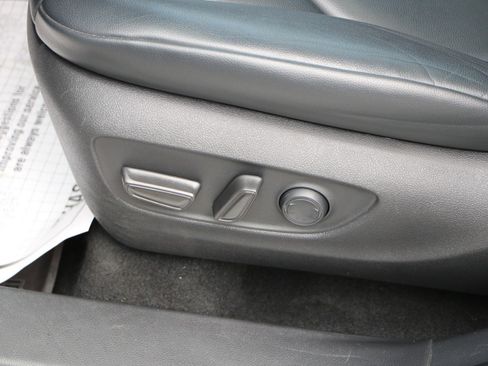 Used 2022 Toyota Highlander XLE AWD/4WD image 26