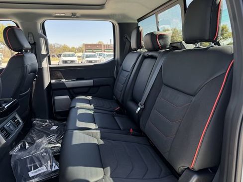 New 2026 Ford F250 Lariat w/ Black Appearance Package image 30