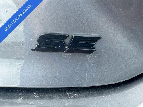 Used 2025 Toyota Camry SE FWD image 4