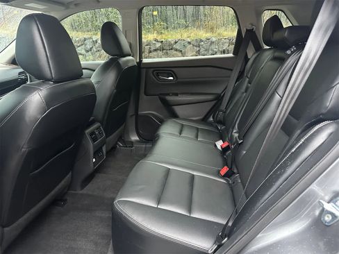 Used 2022 Nissan Rogue SL image 11