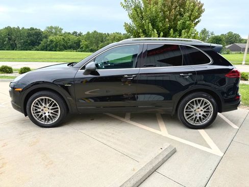 Used 2015 Porsche Cayenne Diesel w/ Premium Plus Package AWD/4WD image 5