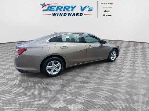 Used 2022 Chevrolet Malibu LT image 8