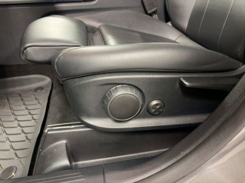 Used 2022 Mercedes-Benz GLB 250 GLB 250 image 13