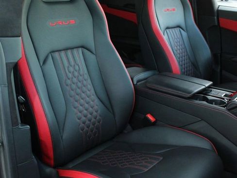 Used 2023 Lamborghini Urus S image 10