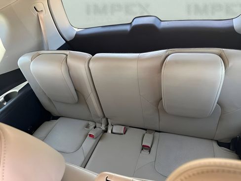 Used 2018 Nissan Armada Platinum w/ Interior Lighting Package RWD image 14
