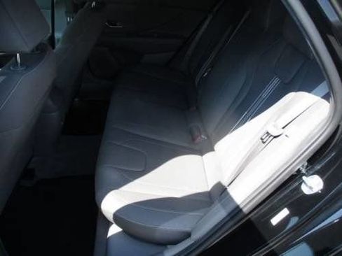 Used 2024 Hyundai Elantra SEL image 5