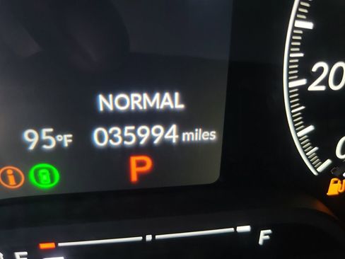 Used 2023 Honda Civic Sport image 8